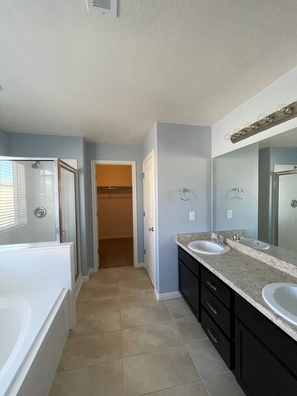 Photo - 1118 Stonehaven Dr