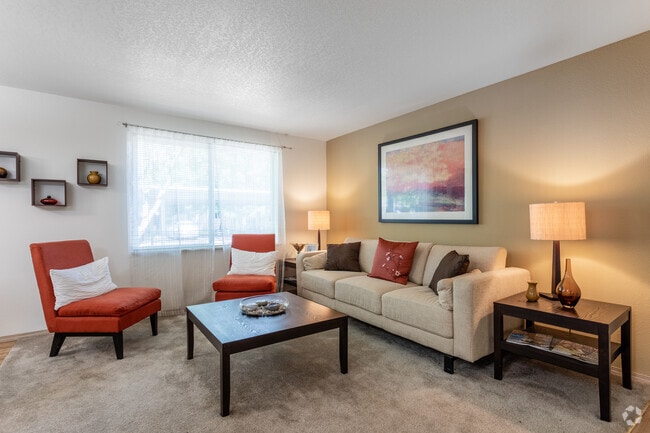 2BR, 1BA - 843 SF