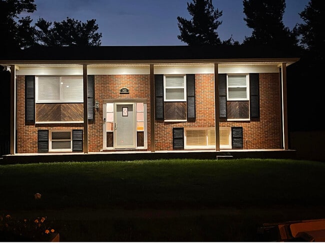 Photo - 3421 Holwyn Rd