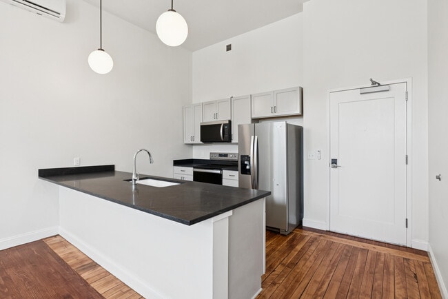 Building Photo - 129 Main St Unit 204