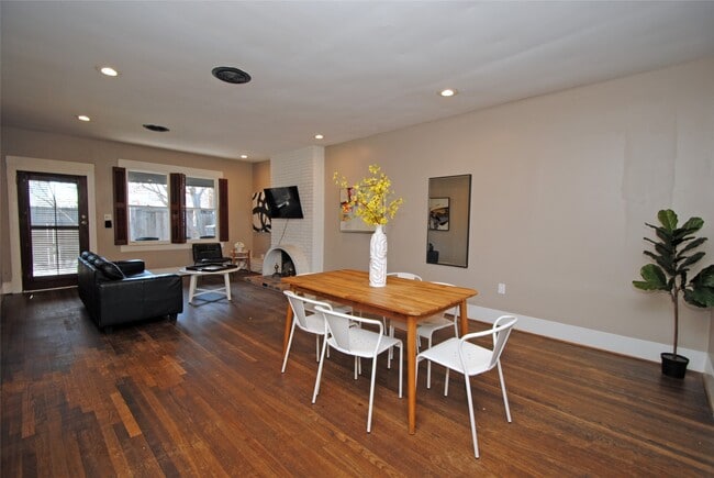 Photo - 1110 Missouri St