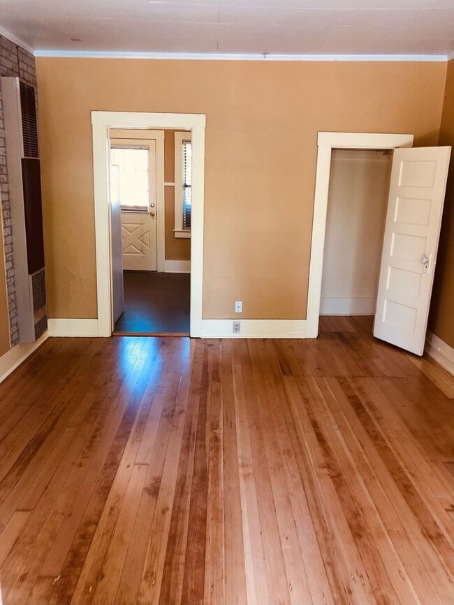 Photo - Historic Downtown Bend 1 Bed/1 Bath - NW Florida Ave Unit 2