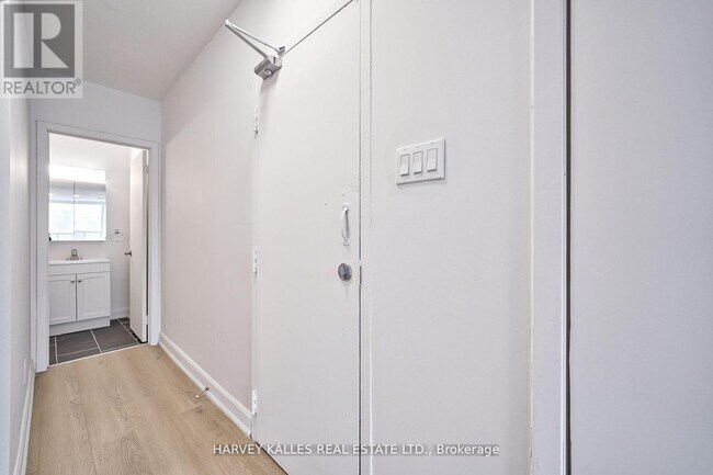Photo - 1046 Bathurst St Unit 1