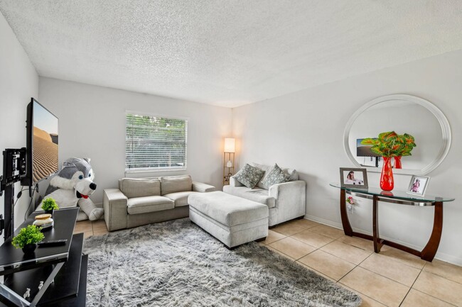 Living Area - Roselea Manor Apartments