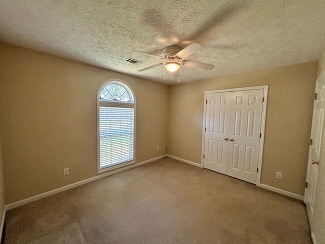 Photo - 498 Arnell Ln