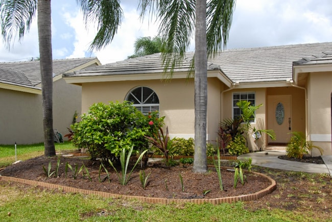 Building Photo - 5137 Rosen Blvd