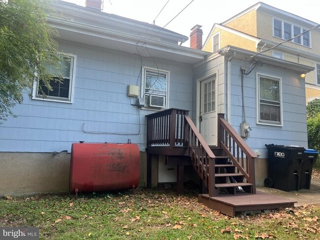 Building Photo - 813 Marye St