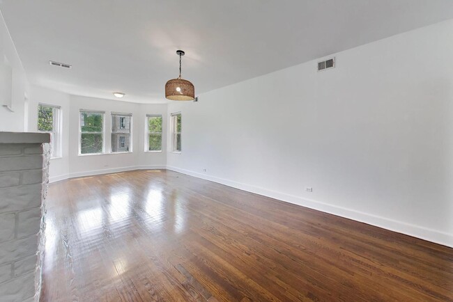 Photo - 3336 W Evergreen Ave Unit 1