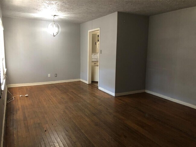 Photo - 5831 Southseas St