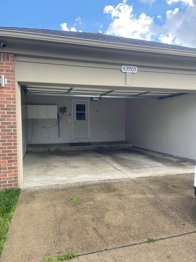 Photo - 43905 Rivergate Dr