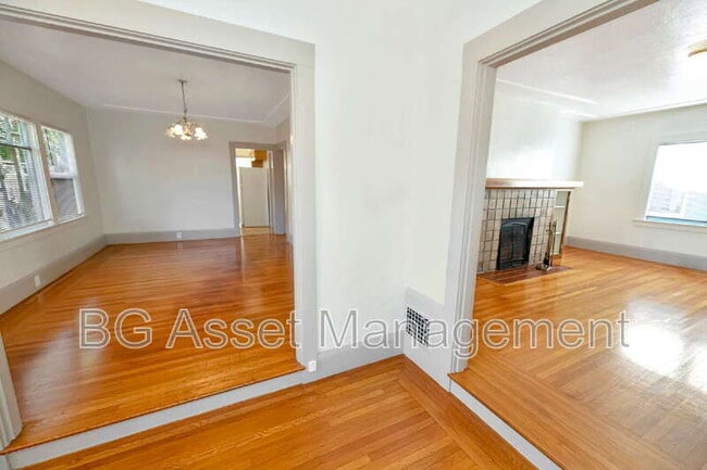 Photo - 3808 Lakeshore Ave