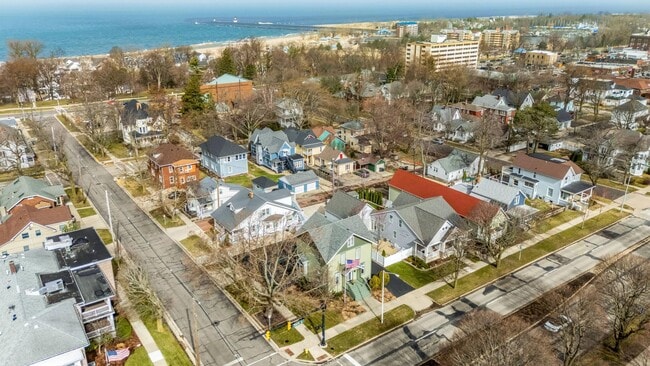 Photo - 720 Main St Unidad 2