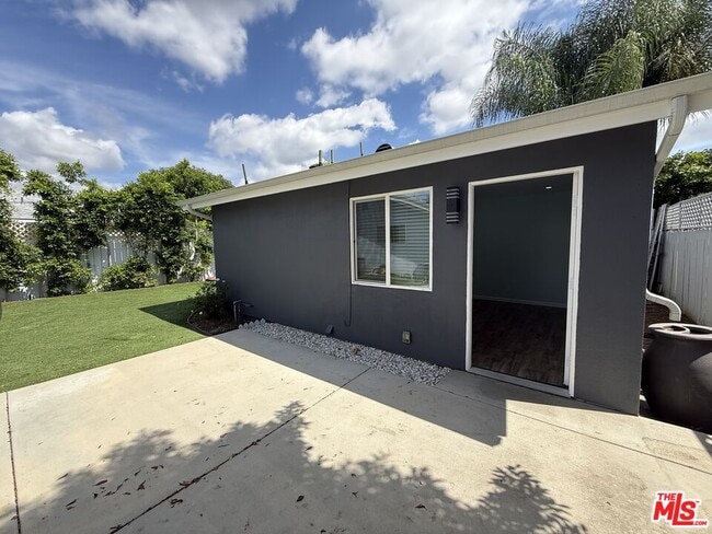 Photo - 7512 Jamieson Ave