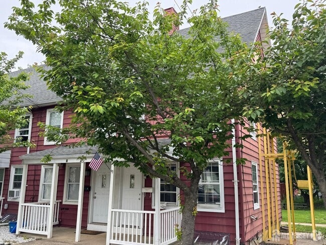 Building Photo - 20 Jacobson St Unit B Rental