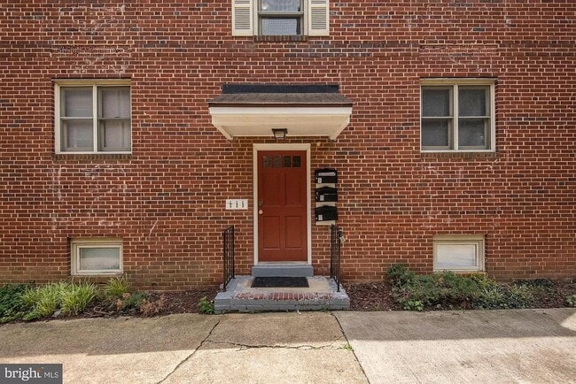 Photo - 1121 N Taylor St Unit A