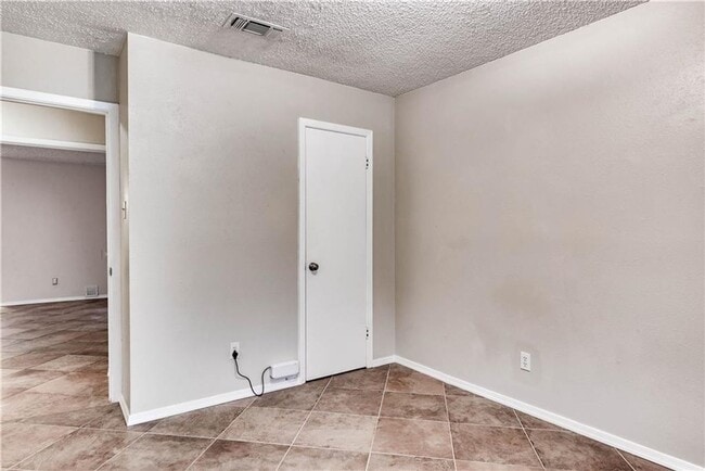 Photo - Nicely Updated 3 Bedroom, 2 Bath, Singe Story Home in Northwest Austin