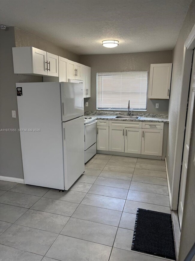 Photo - 931 SW 80th Ave Unit A