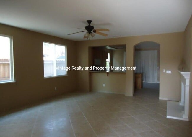 Photo - Available Now! Nice Single Story 4 Bedroom Home!!!