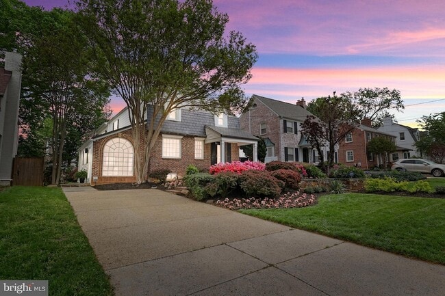 Photo - 4817 Chevy Chase Blvd