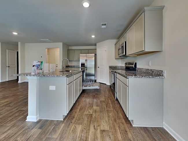 Photo - 331 Crooked Pne Ct