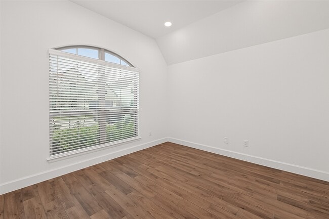 Photo - 1132 Beals Crk St