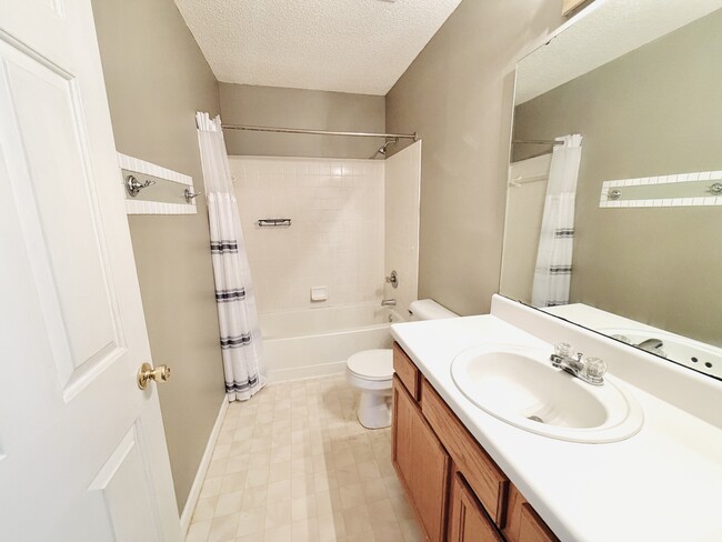 Photo - 132 Misty Glen Cir