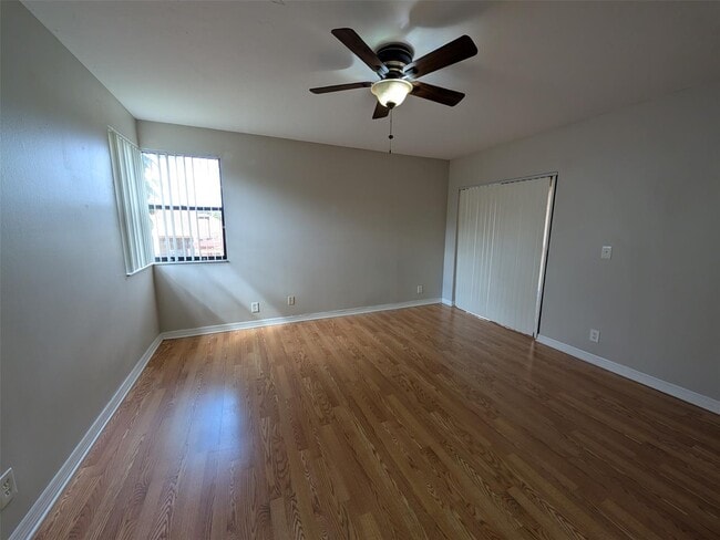 Photo - 5741 Riverside Dr Unidad 201