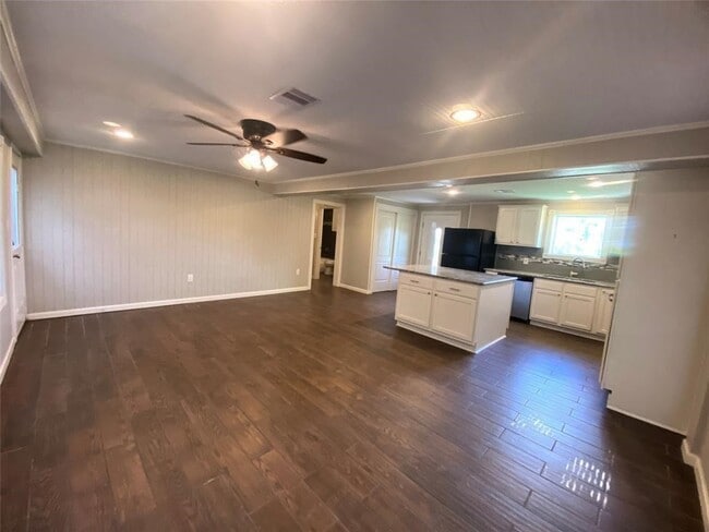 329 Veselka Rd
