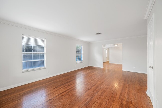 Photo - 2109 Sheridan St