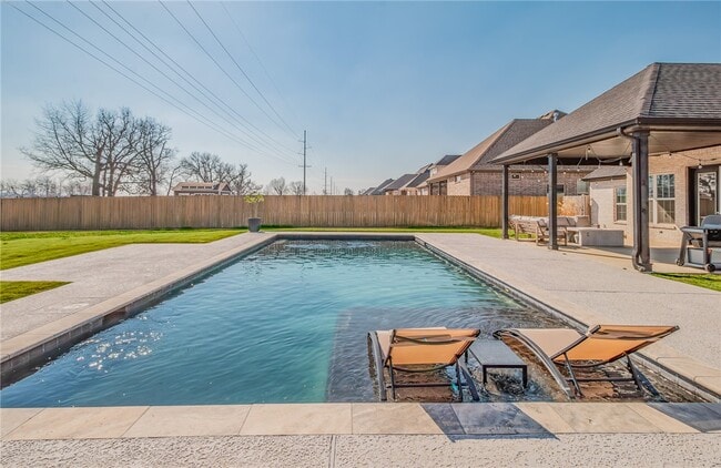 Photo - 605 Stone Ridge St