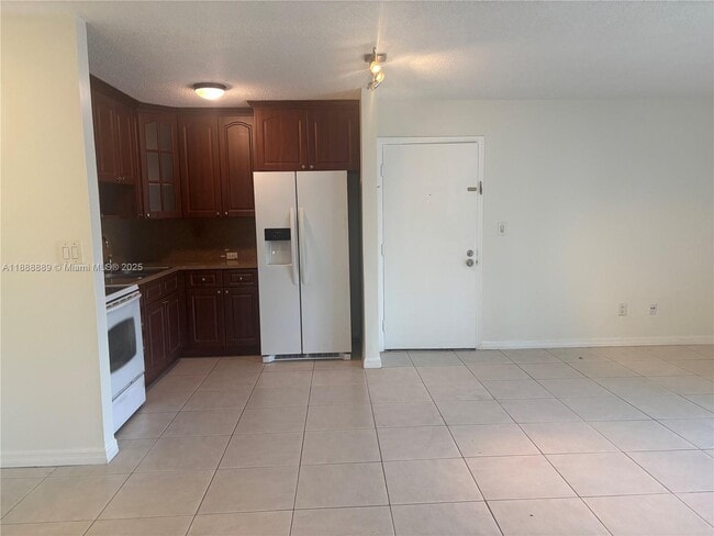 Photo - 771 NE 199th St Unit 103