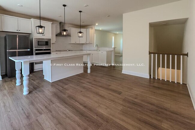 Photo - 338 Simeon Dr