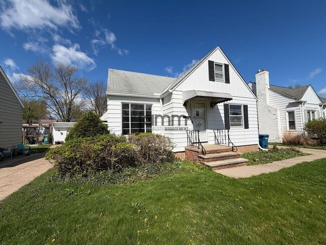 Photo - 4566 W 226th St