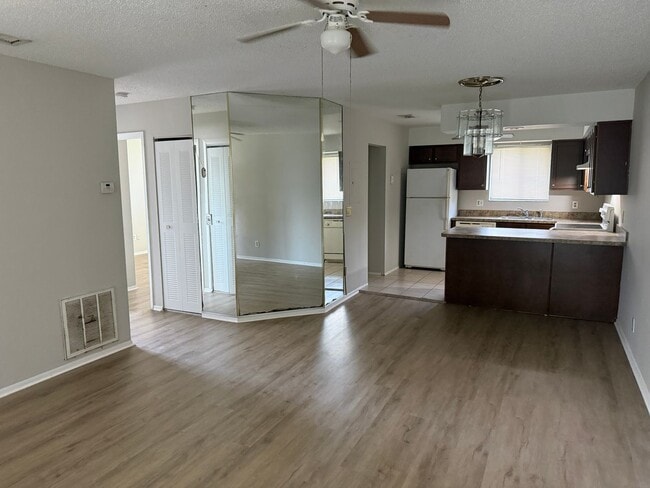 Building Photo - 2 bed 2 bath in winterpark!