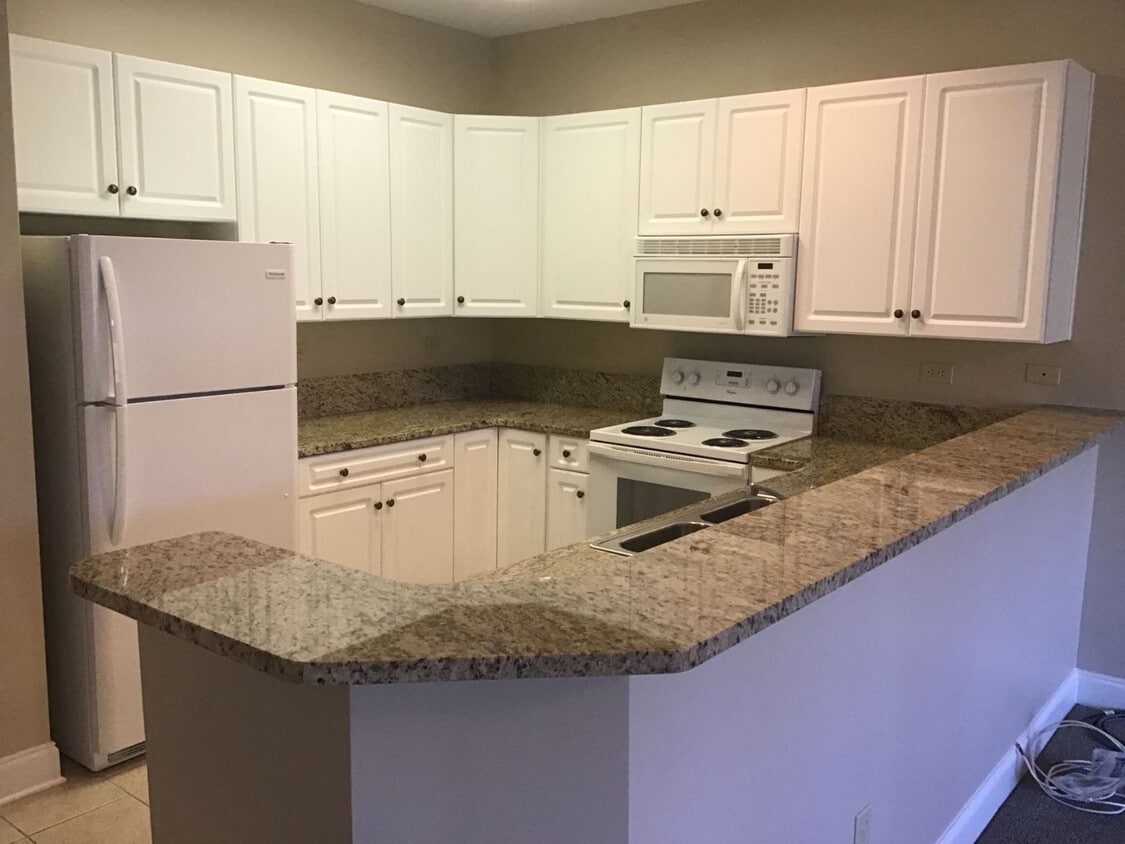 Spacious 2 Bedroom Condo in World Tour - Spacious 2 Bedroom Condo in World Tour
