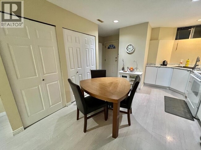 Photo - 4864 WATLING St
