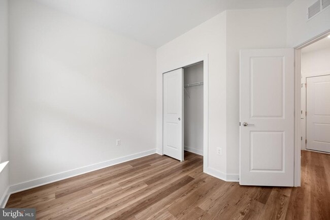 Photo - 210 Sundrop Ln