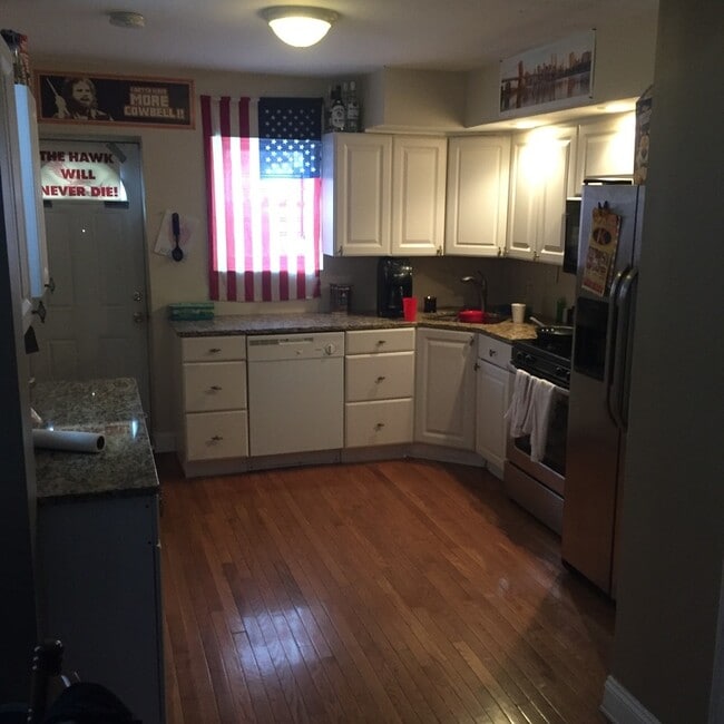 Photo - 5831 Woodcrest Ave