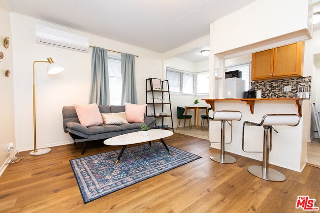 Photo - 313 Fischer St