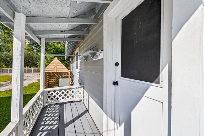 Photo - 9629 Sunnywood Dr