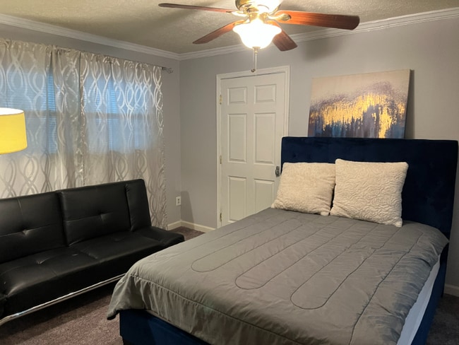 Building Photo - 12000 Surrey Cir Dr Rental
