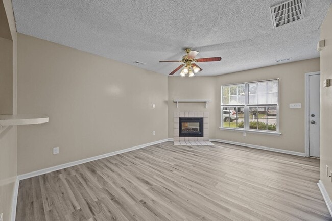 Photo - Welcome to Hunters Creek!