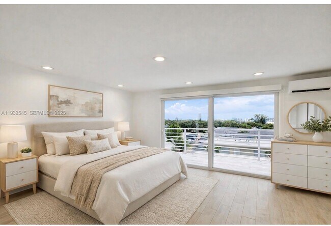 Photo - 1966 Biarritz Dr Unit 1