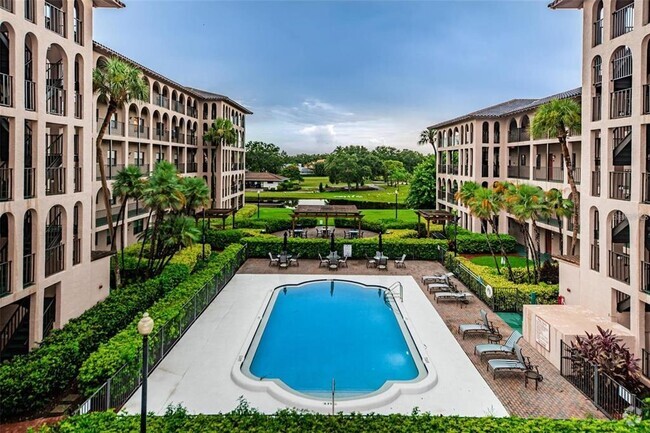 Building Photo - 6150 Gulfport Blvd S Unit 314 Rental