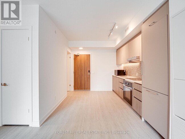 Photo - 8188 Yonge St Unit 202