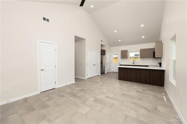 Photo - 13 E Iris Ave Unit 3