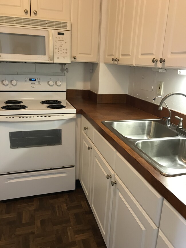 Photo - 2845 Waialae Ave Unidad 220