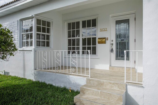 Photo - 9132 Froude Ave