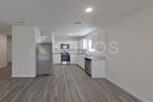 1249 Cathedall Ave