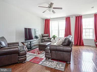 Photo - 40 Village Green Ln